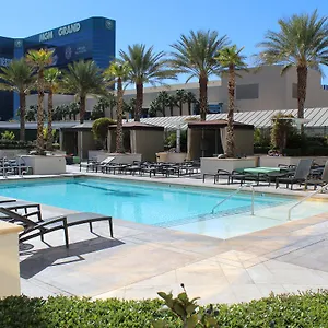 luxury-suites-at-the-signature-at-mgm-grand.las-vegashotels.net/